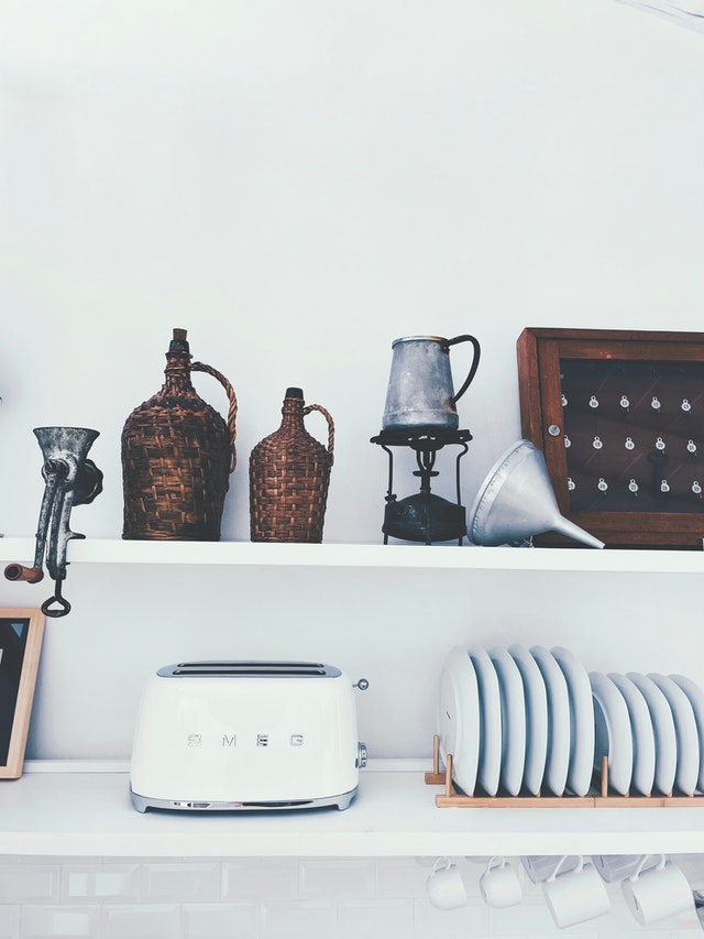 kitchen-colour-schemes-white-timber